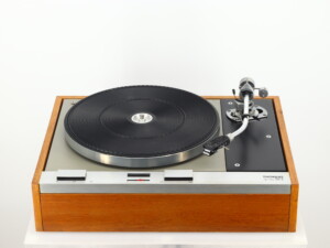 Thorens TD125 MkII Turntable / SME 3009 S2 Improved Tonearm / Shure V15 MkIII Cartridge