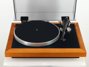 Wilson Benesch ACT Turntable / ACT 2 Tonearm / Stand