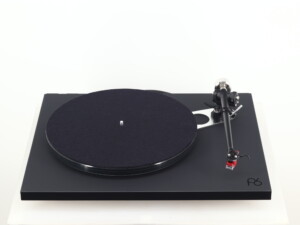 Rega Planar 6 Turntable - Black / AT-VM540ML Cartridge