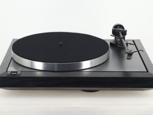 Linn Axis Turntable / Basik Plus Tonearm / K-9 Cartridge