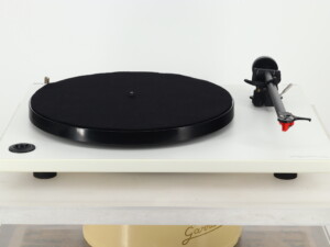 Rega RP1 Turntable - White / Performance Pack